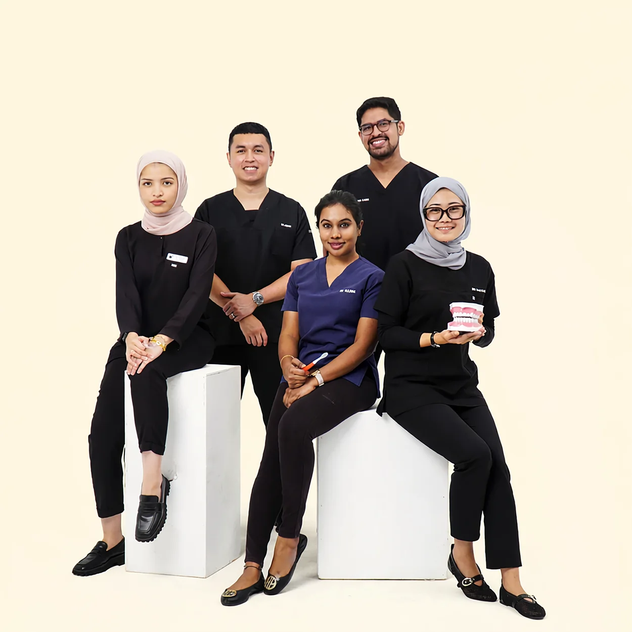 Team of Klinik Pergigian Sharifah Aminah